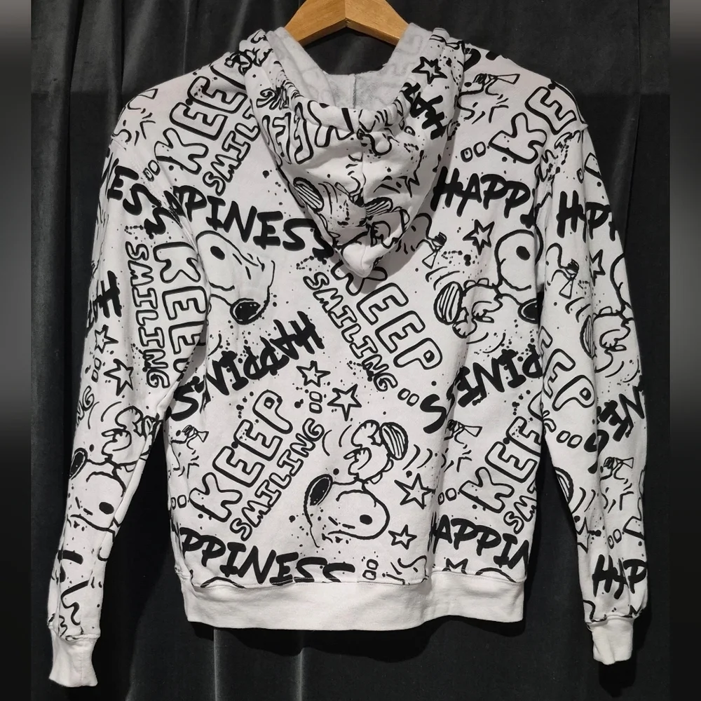 Peanuts Black and White Graphic Men's Crewneck Sweater